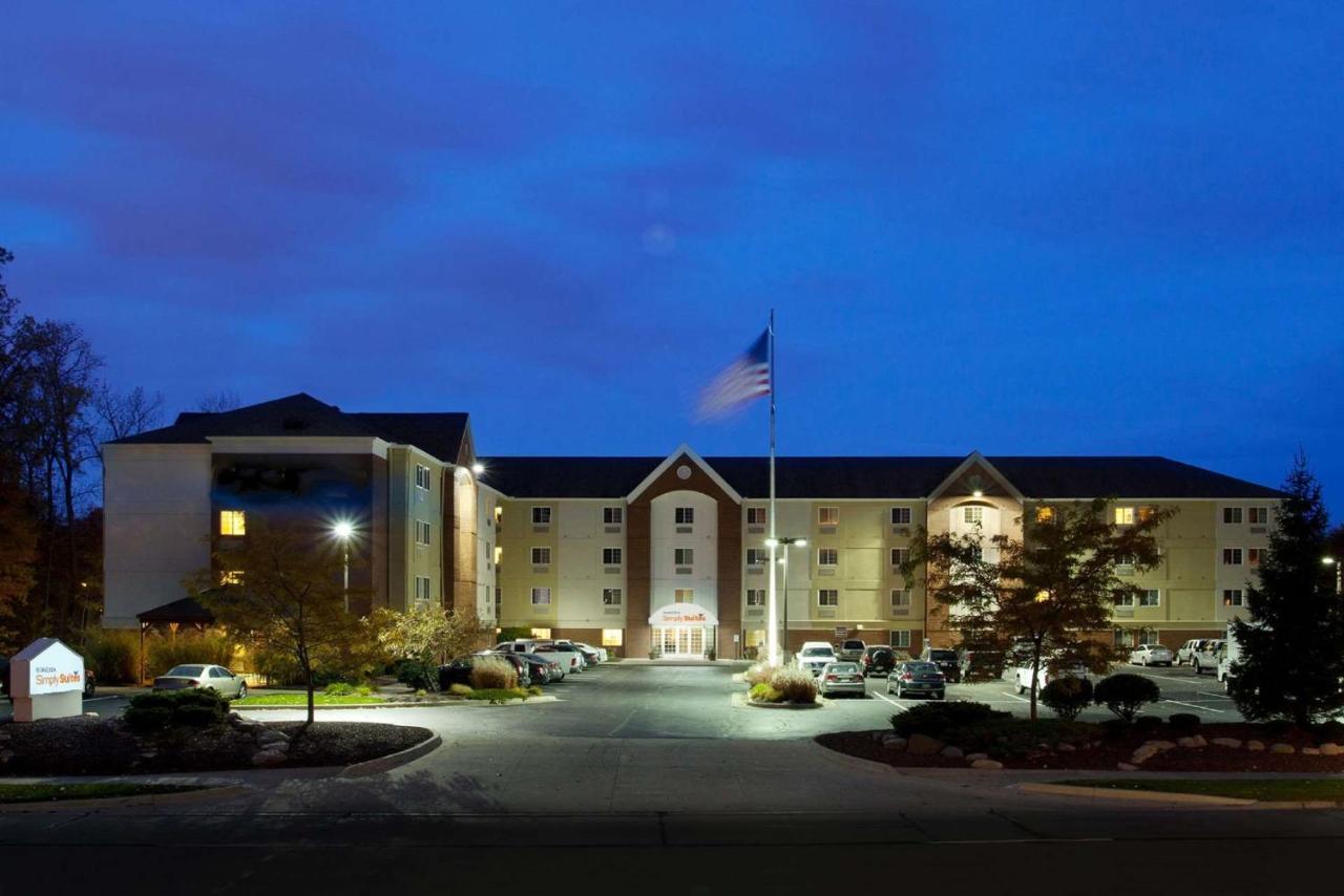 Sonesta Simply Suites Cleveland North Olmsted Airport Buitenkant foto