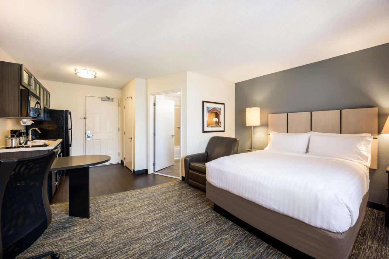 Sonesta Simply Suites Cleveland North Olmsted Airport Buitenkant foto