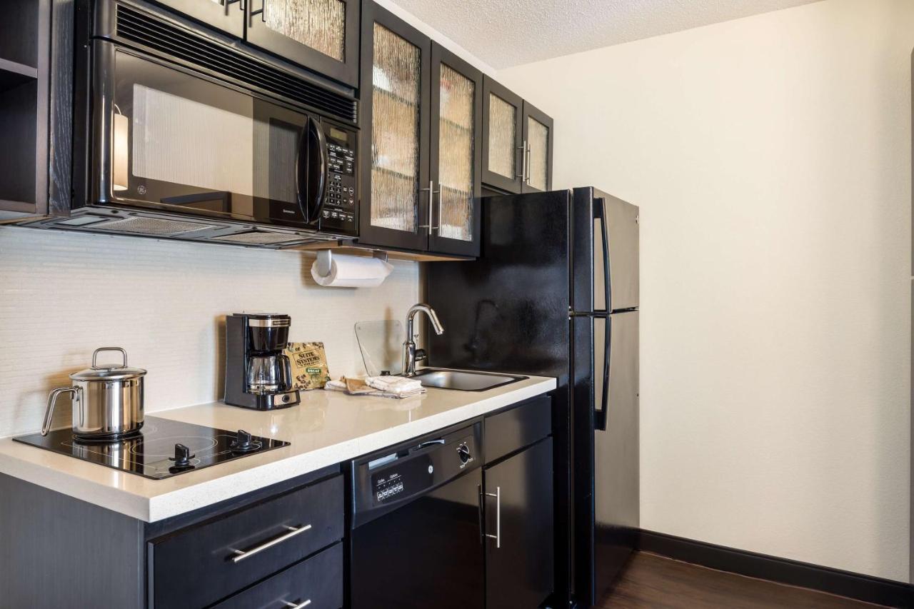 Sonesta Simply Suites Cleveland North Olmsted Airport Buitenkant foto