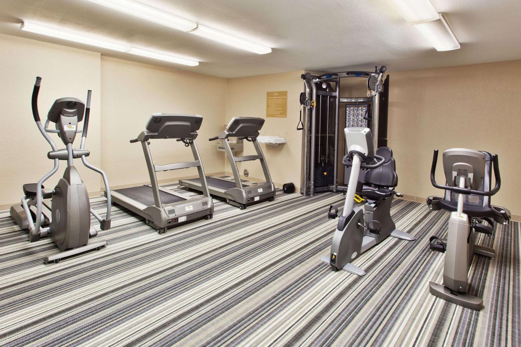 Sonesta Simply Suites Cleveland North Olmsted Airport Buitenkant foto