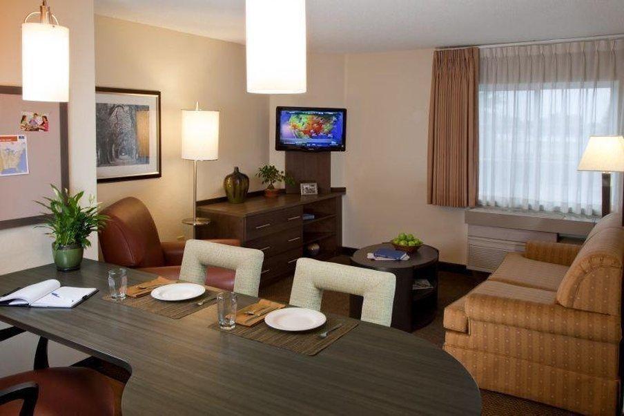 Sonesta Simply Suites Cleveland North Olmsted Airport Buitenkant foto